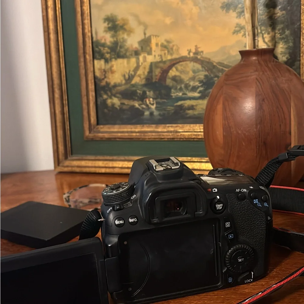Canon EOS 70D Black Camera